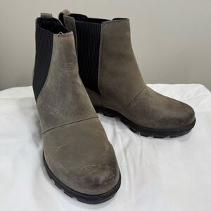 Sorel Joan of Arctic wedge. Size 7.5.  Taupe.